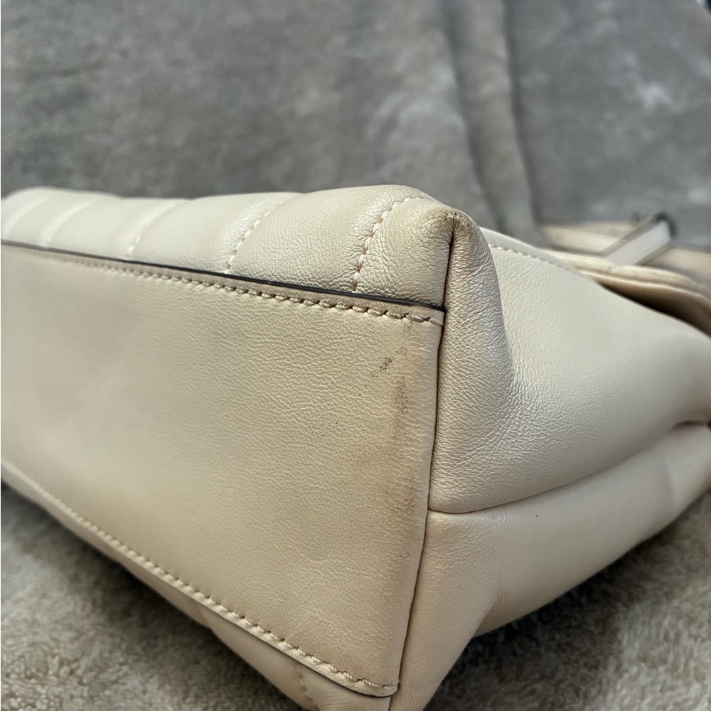 Tory Burch Cream Quilted Shoulder Bag with Gold Accents - Picture 6 of 15